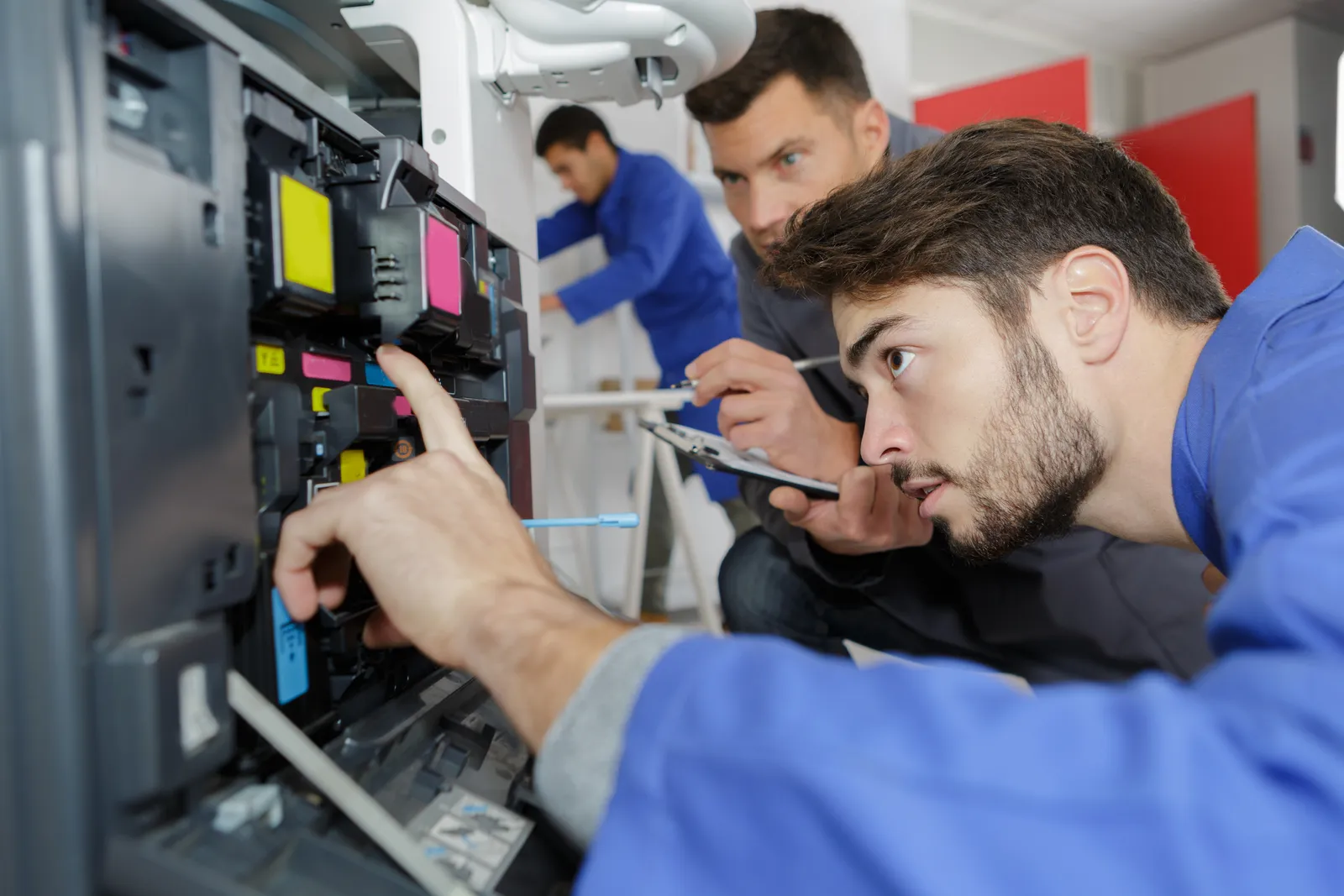 Offerta di lavoro tecnico riparatore e sistemista IROS